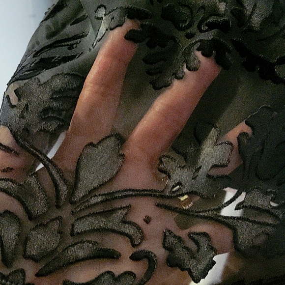 White House Black Market Blouse - Picture 7 of 7